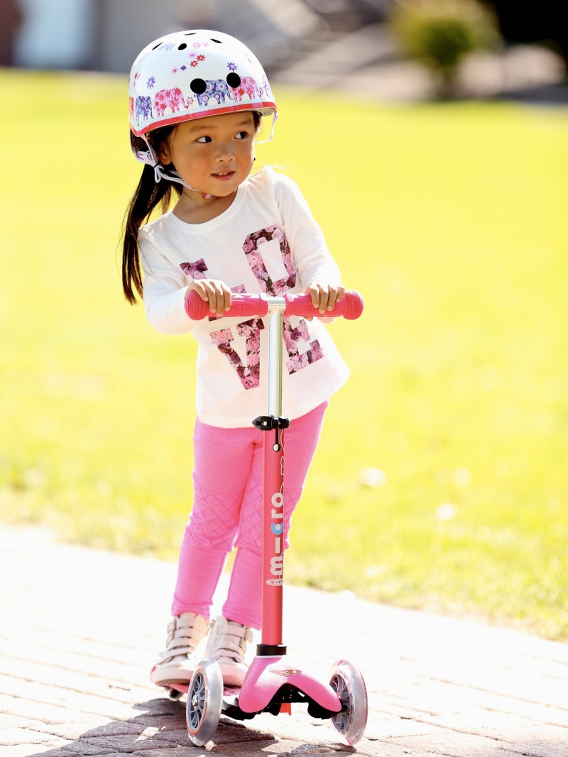 La Trottinette 3 Roues Rose Micro Pour Les Petites Filles