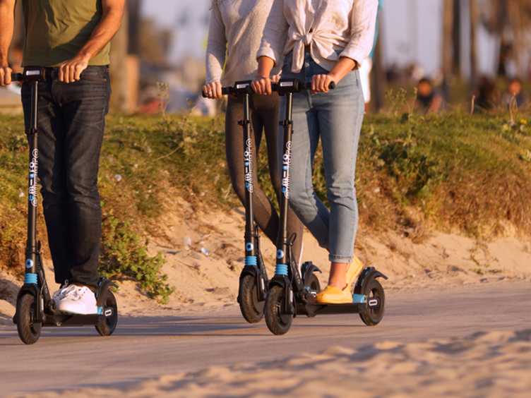 Trottinettes électriques pliables