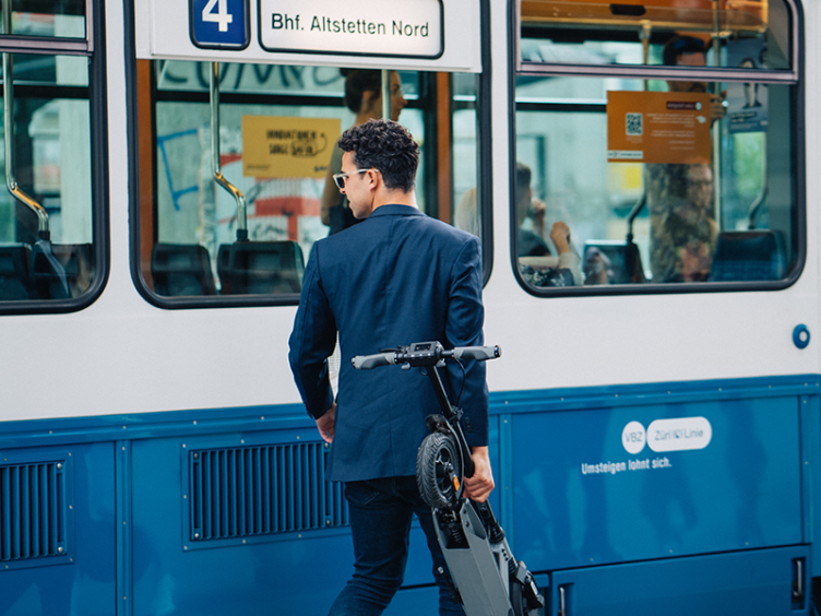 Trottinette électrique légère - Micro Mobility